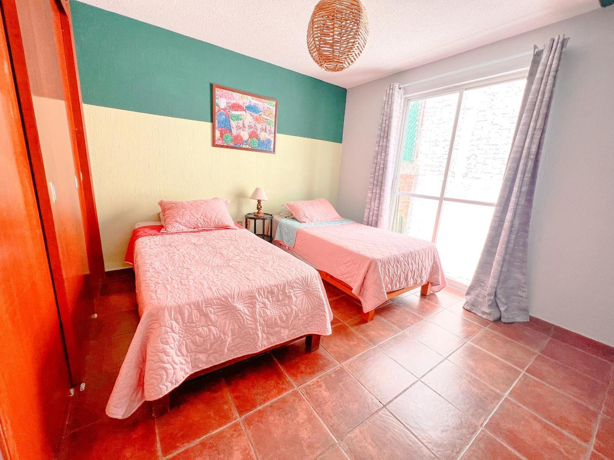 Colorful Family Condo With Terrace And Free Parking Гуанахуато Екстер'єр фото